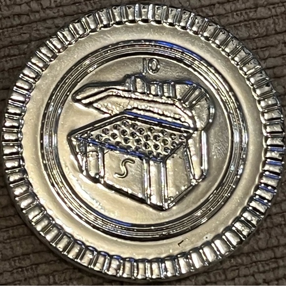 Silver Skull Coin Accessory - Picture 3 of 9